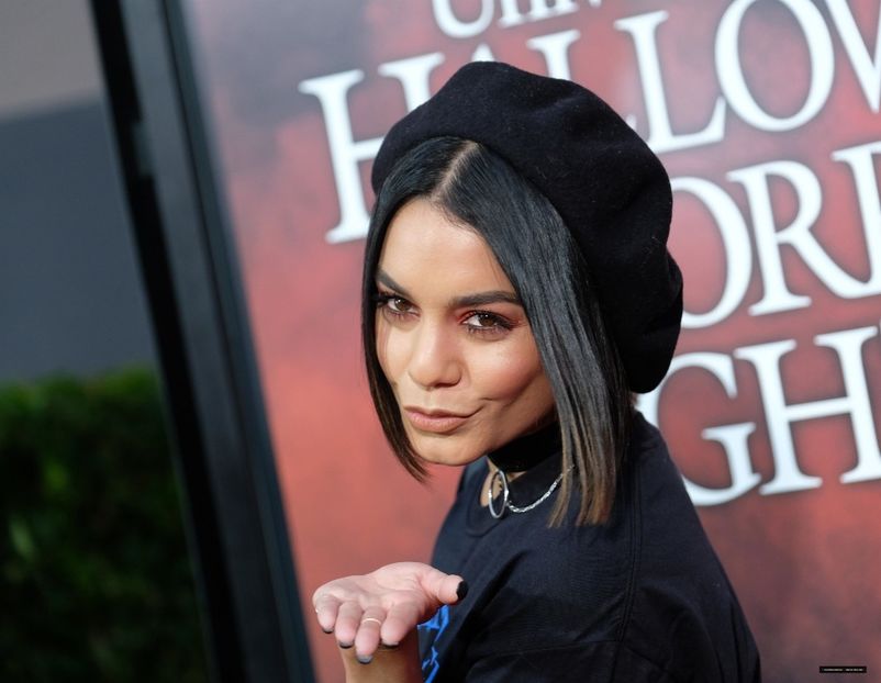 VH009_5 - Vanessa Hudgens la UNIVERSAL STUDIO HALLOWEEN HORROR NIGHT OPENING