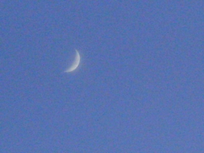 Luna noua in Leu - Luna - Soarele si norii - 1