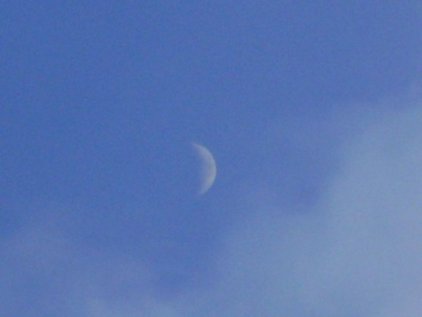 Luna noua in Leu - Luna - Soarele si norii - 1