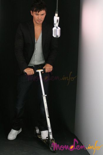 5d31e162f1mba-21_jpg - Videoclipuri