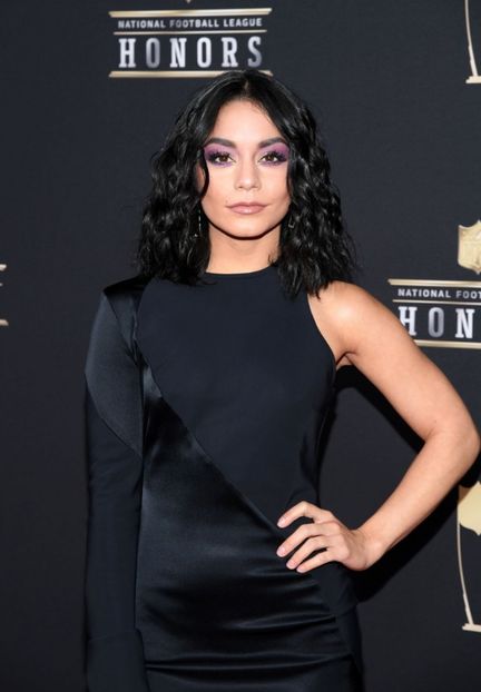 0-9_0 - Vanessa Hudgens la attends the 8th Annual NFL Honors at The Fox Theatre