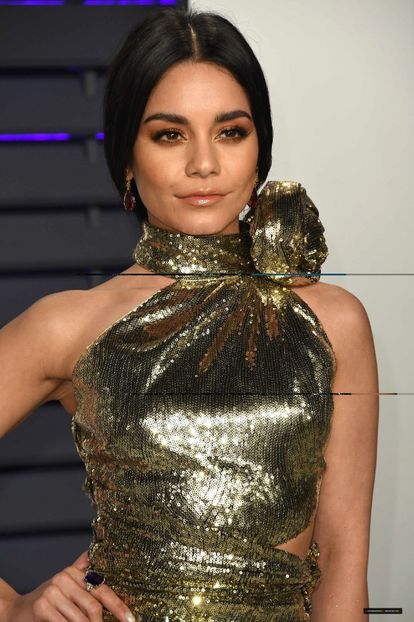  - Vanessa Hudgens la attends the 2019 Vanity Fair Oscar Party Hosted By Radhika Jones at the Wallis An