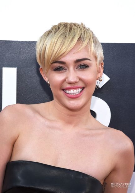  - Miley Cyrus la MTV Video Music Awards