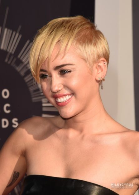  - Miley Cyrus la MTV Video Music Awards