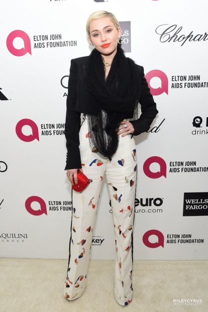  - Miley Cyrus la 23rd Annual Elton John AIDS Foundation Academy Awards Viewing Party Arrivals