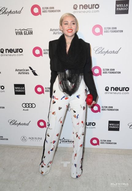  - Miley Cyrus la 23rd Annual Elton John AIDS Foundation Academy Awards Viewing Party Arrivals