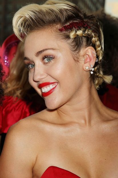  - Miley Cyrus la Amfar Inspiration Gala New York