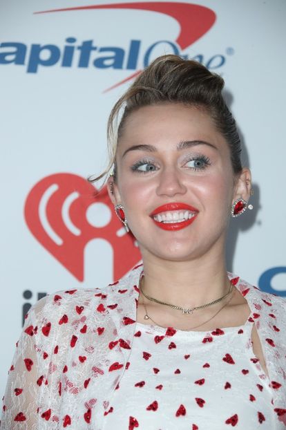  - Miley Cyrus la HeartRadio Music Festival In Las Vegas