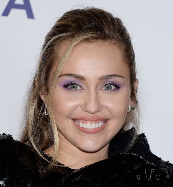  - Miley Cyrus la MusiCares Person Of The Year Honoring Dolly Parton