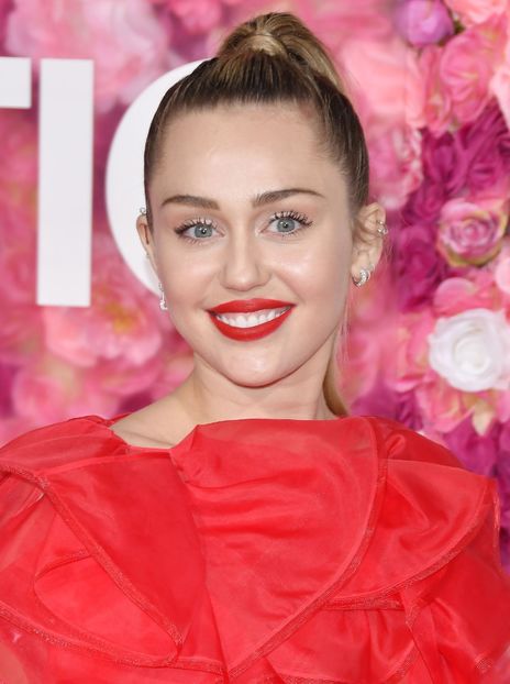  - Miley Cyrus la Isn t It Romantic Premiere At The Theatre At Ace Hotel In Los Angeles