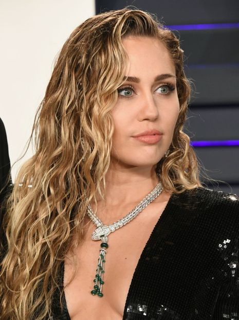  - Miley Cyrus la The 2019 Vanity Fair Oscar Party in Beverly Hills