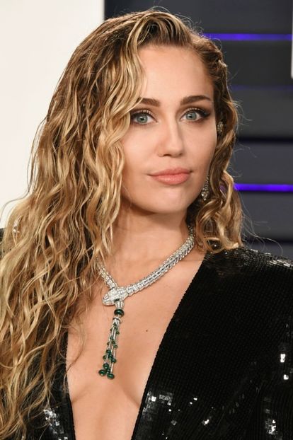  - Miley Cyrus la The 2019 Vanity Fair Oscar Party in Beverly Hills