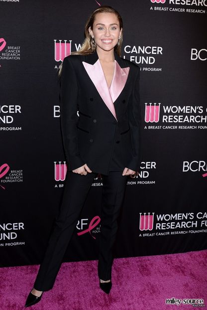  - Miley Cyrus la The Women s Cancer Research Fund s An Unforgettable Evening Benefit Gala
