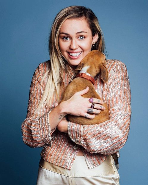  - MILEY CYRUS PHOTOSHOOTS 2