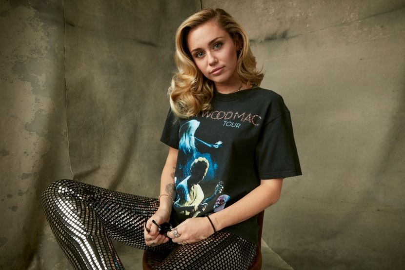  - MILEY CYRUS PHOTOSHOOTS 2