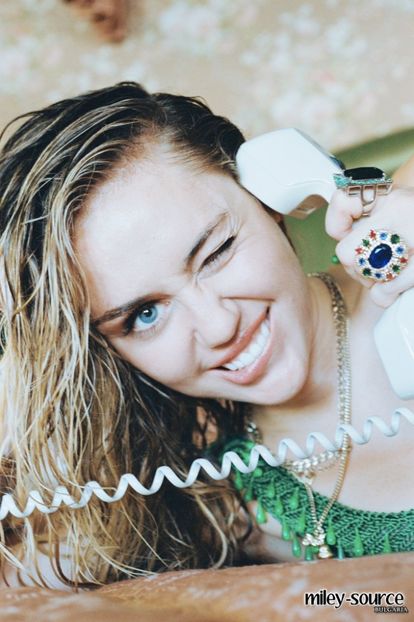  - MILEY CYRUS PHOTOSHOOTS 2