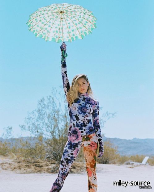  - MILEY CYRUS PHOTOSHOOTS 2