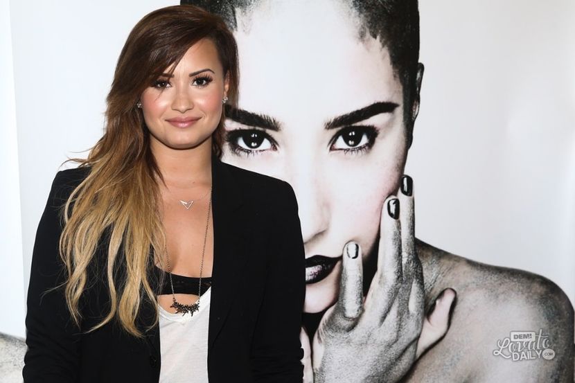  - Demi Lovato la PRESS CONFERENCE IN SAO PAULO