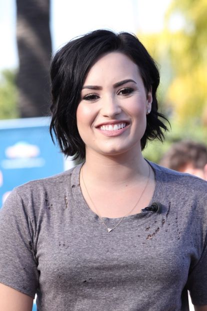  - Demi Lovato la ON EXTRA TV IN LA CALIFORNIA