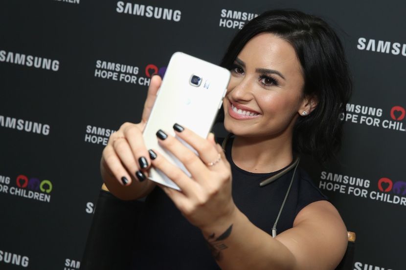 - Demi Lovato la SAMSUNG HOPE FOR CHILDREN GALA AT THE HAMMERSTEIN BALLROOM IN NEW YORK