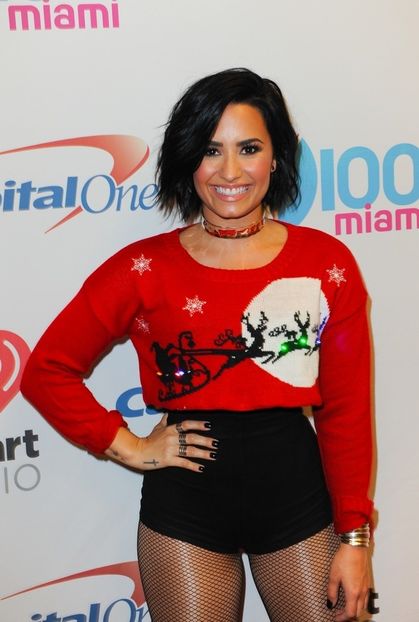 INF5122000340M - Demi Lovato la Y100 MIAMI S JINGLE BALL AT BB T CENTER IN SUNRISE FLORIDA