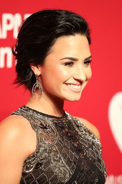 GettyImages-510111194_master - Demi Lovato la MUSICARES P2016 ERSON OF THE YEAR HONORING LIONEL RICHIE IN LOS ANGELES