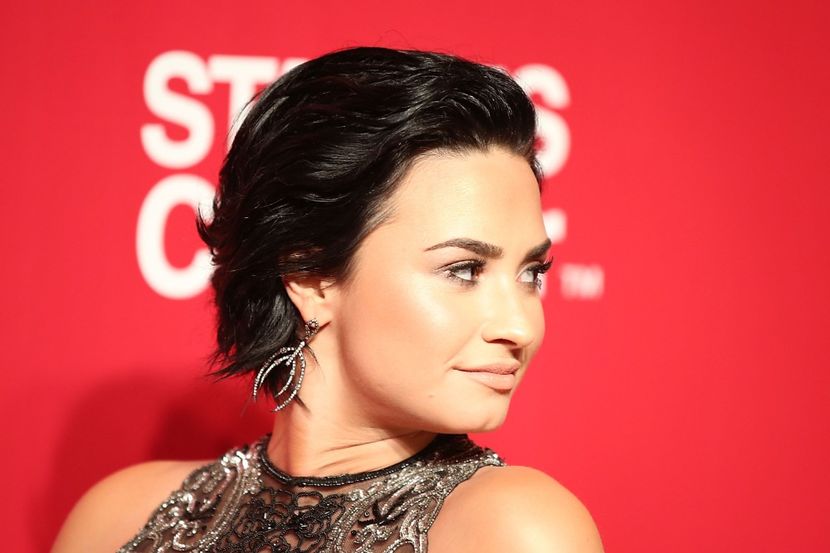 GettyImages-510111232_master - Demi Lovato la MUSICARES P2016 ERSON OF THE YEAR HONORING LIONEL RICHIE IN LOS ANGELES