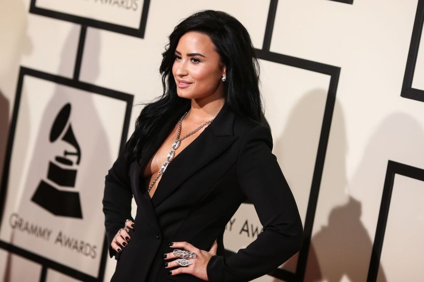 1_2814429-1 - Demi Lovato la THE 58TH GRAMMY AWARDS AT STAPLES CENTER IN LOS ANGELES CA