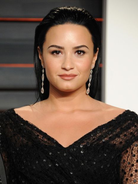  - Demi Lovato la VANITY FAIR OSCAR PARTY HOSTED BY GRAYDON CARTER AT WALLIS ANNENBERG CENTER