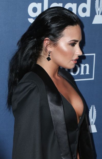 z23 - Demi Lovato la GLAAD MEDIA AWARDS AT THE BEVERLY HILTON IN LOS ANGELES