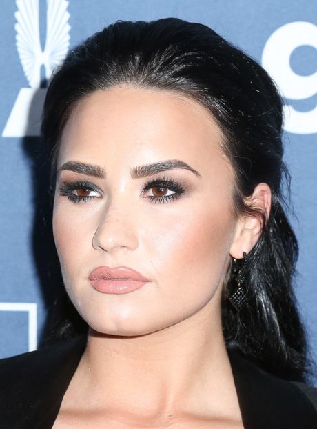 z30 - Demi Lovato la GLAAD MEDIA AWARDS AT THE BEVERLY HILTON IN LOS ANGELES