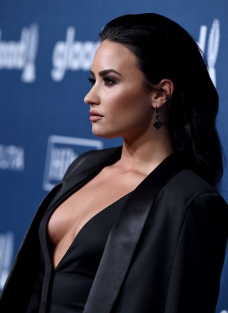 z45 - Demi Lovato la GLAAD MEDIA AWARDS AT THE BEVERLY HILTON IN LOS ANGELES