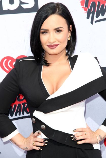 1_2818729-1 - Demi Lovato la IHEARTRADIO MUSIC AWARDS AT THE FORUM CALIFORNIA