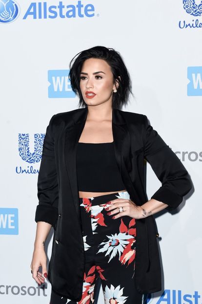 GettyImages-519641234_master - Demi Lovato la WEDAY CALIFORNIA AT THE FORUM IN INGLEWOOD CA