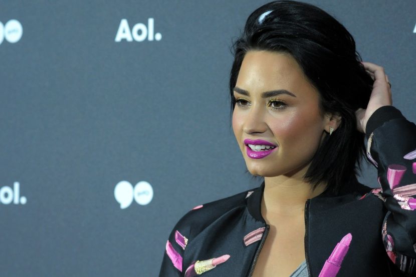  - Demi Lovato la AOL NEWFRONT AT SEAPORT DISTRICT IN NEW YORK