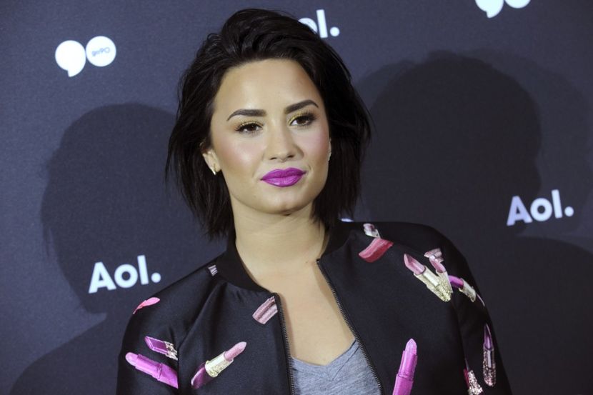  - Demi Lovato la AOL NEWFRONT AT SEAPORT DISTRICT IN NEW YORK
