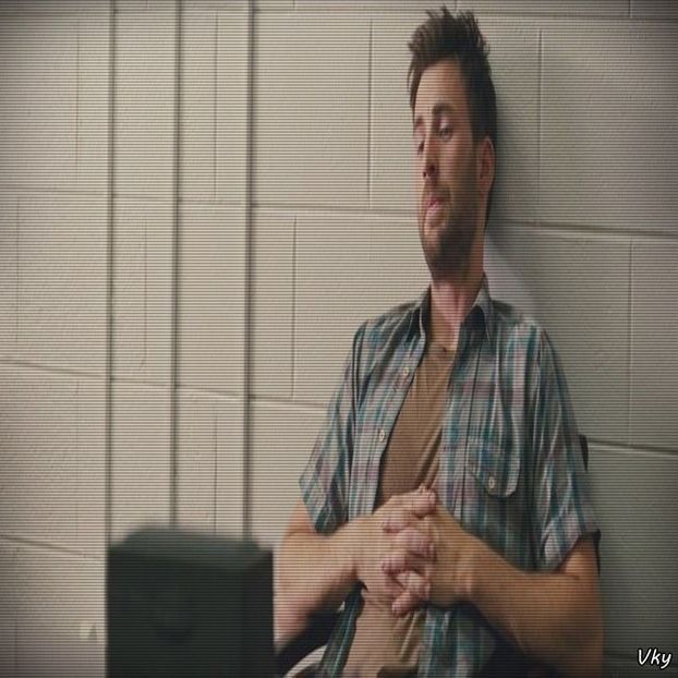 ▬ ❝Acum daca am zis, am zis. Ne uitam la ce vrei.❞=)))))) - SO3xE02 A bird in a gilded cage