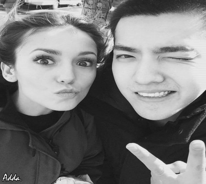 》Pe cine? *Face apoi ochii mari* Nu, lasă-l, e doar ciu.f#t. =)))))))))) *îi dă mesaj Freyei - here - episode 53 - done