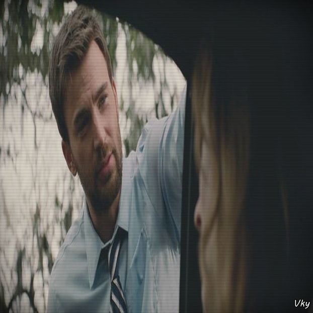 ▬ ❝Canta, stiu ca vrei.❞ Se uita la ea si rade. =)))))) - SO3xE03 And I find it kinda funny