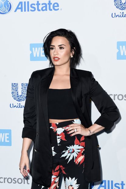GettyImages-519641234_master - Demi Lovato la WEDAY CALIFORNIA AT THE FORUM IN INGLEWOOD CA 2016