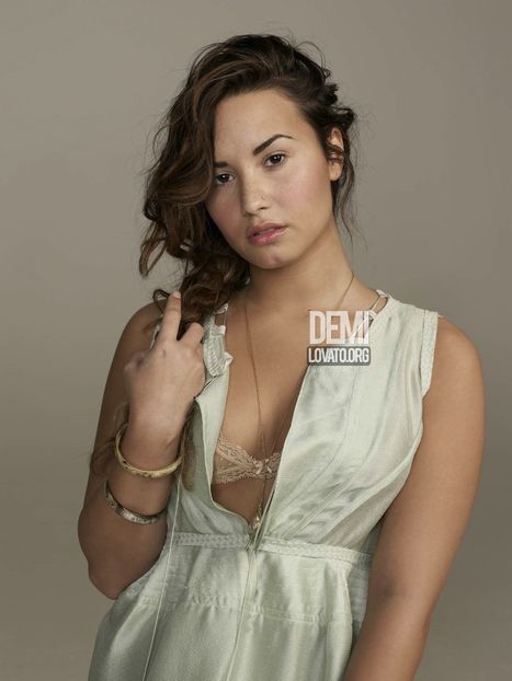  - DEMI LOVATO PHOTOSHOOTS 1