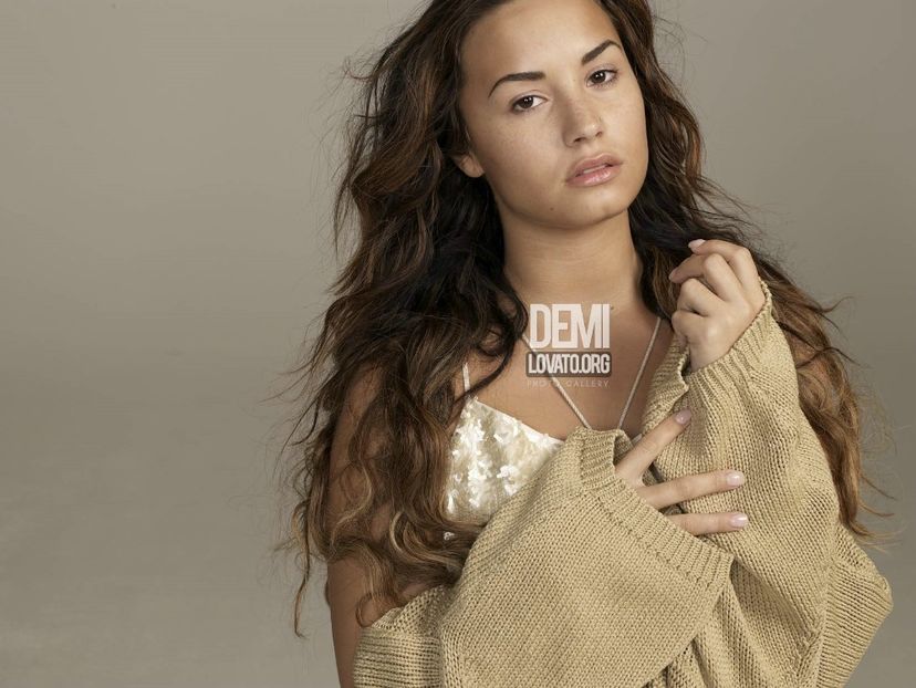  - DEMI LOVATO PHOTOSHOOTS 1