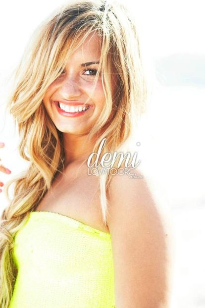  - DEMI LOVATO PHOTOSHOOTS 2