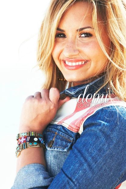  - DEMI LOVATO PHOTOSHOOTS 2