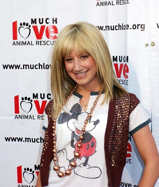  - Ashley Tisdale la Much Love Animal Rescue Shop Til You Drool Benefit at 5th and Sunset Studios Los A