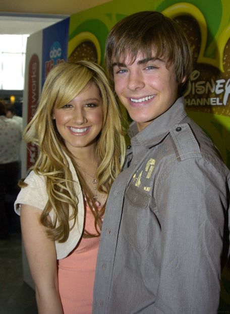  - ASHLEY TISDALE SI ZAC EFRON