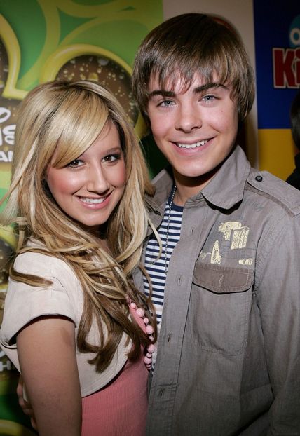  - ASHLEY TISDALE SI ZAC EFRON