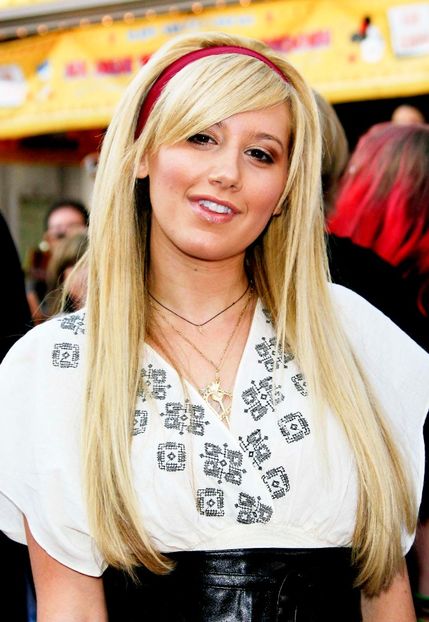  - Ashley Tisdale la Pirated of the Caribbean 2 Dead Man s Chest premiere at Disneyland in Anaheim