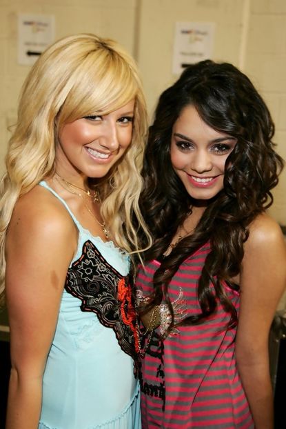  - VANESSA HUDGENS SI ASHLEY TISDALE