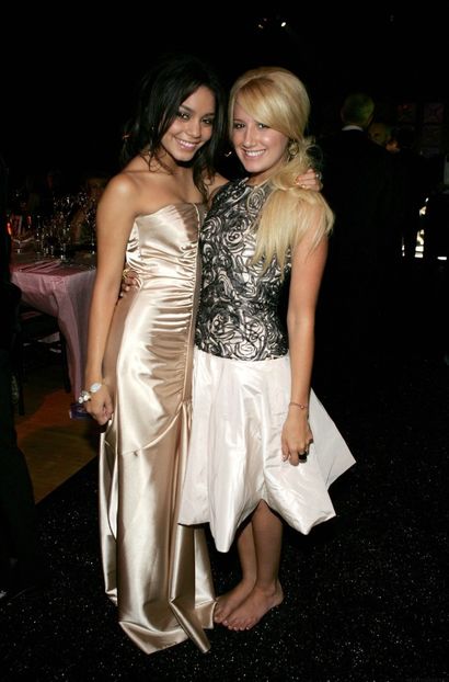  - VANESSA HUDGENS SI ASHLEY TISDALE